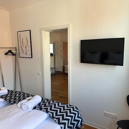 Stylisches Apartment Mit Grossem Tageslichbad Am Marktplatz Leonberg Luaran gambar
