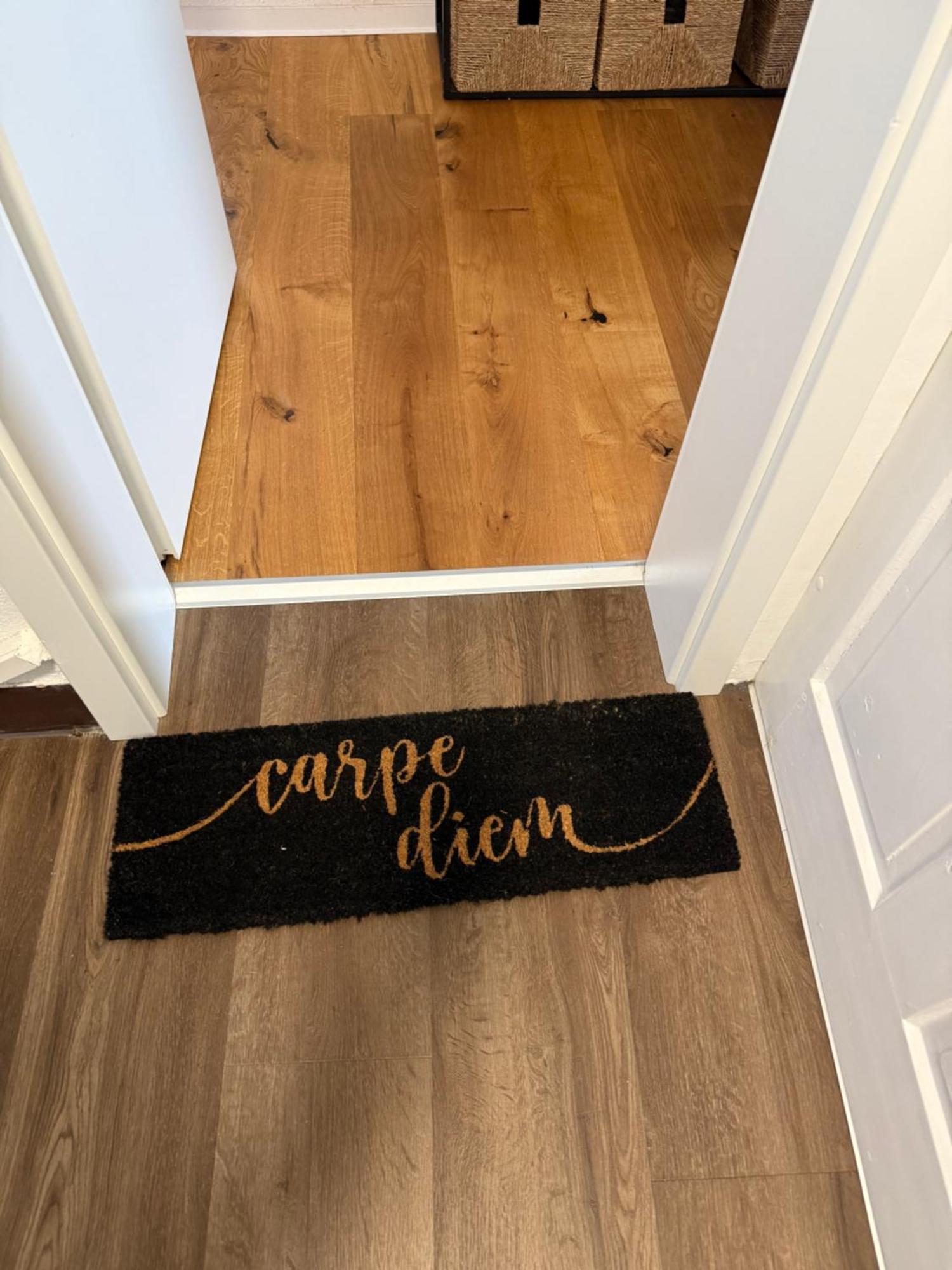 Stylisches Apartment Mit Grossem Tageslichbad Am Marktplatz Leonberg Luaran gambar
