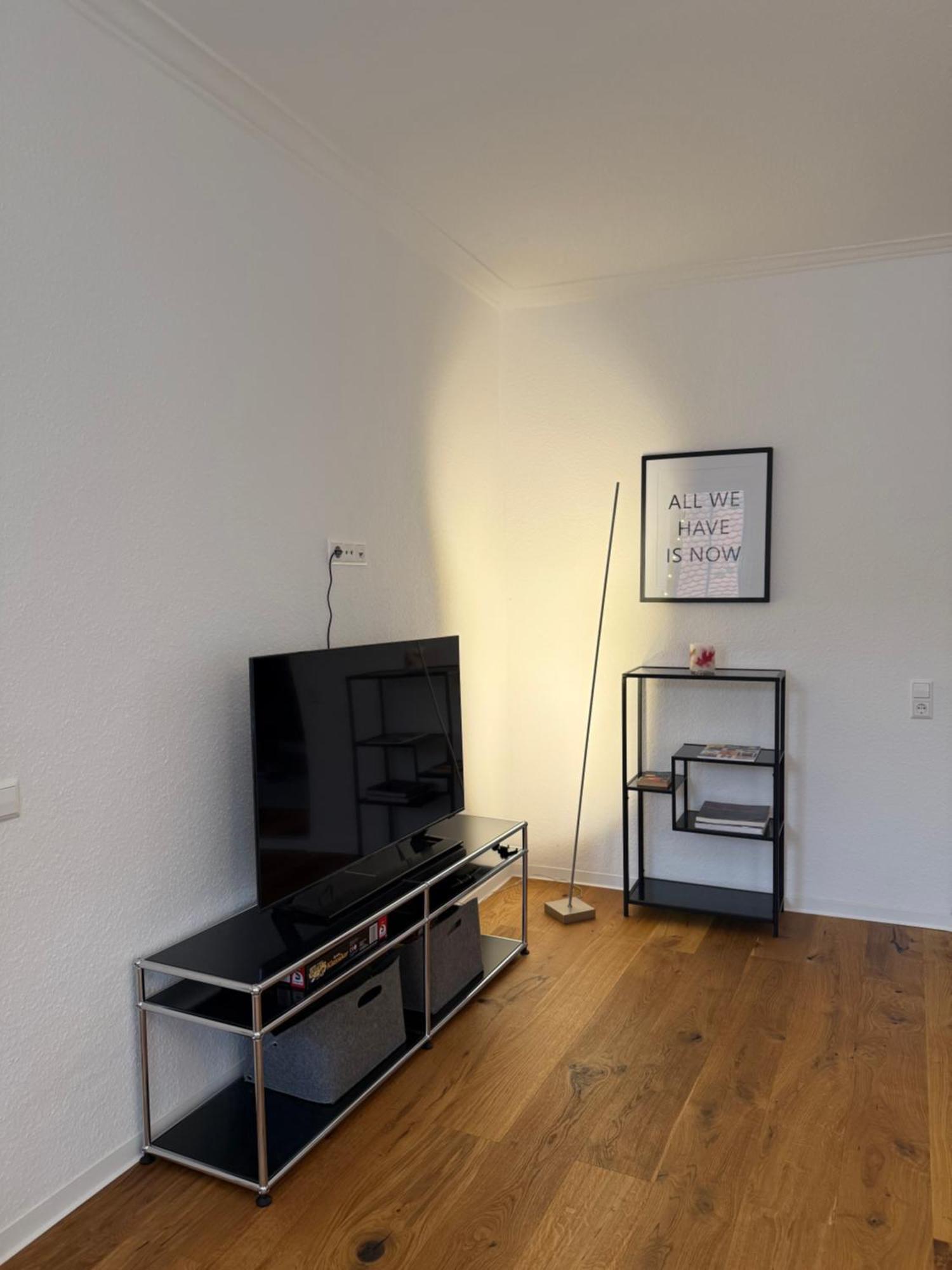Stylisches Apartment Mit Grossem Tageslichbad Am Marktplatz Leonberg Luaran gambar