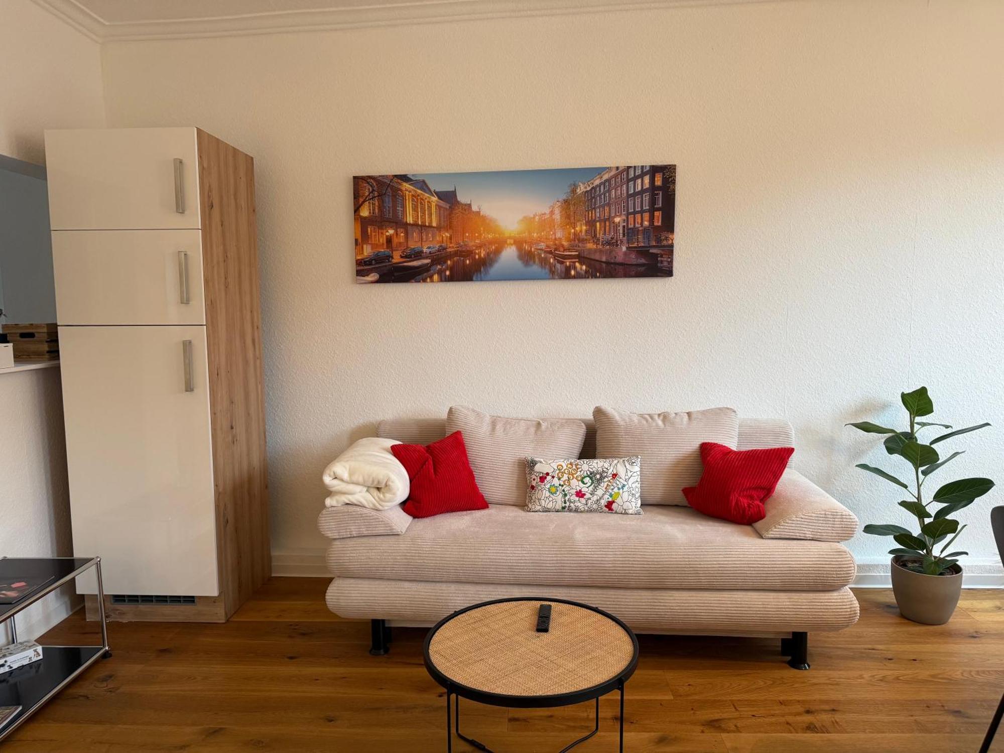 Stylisches Apartment Mit Grossem Tageslichbad Am Marktplatz Leonberg Luaran gambar