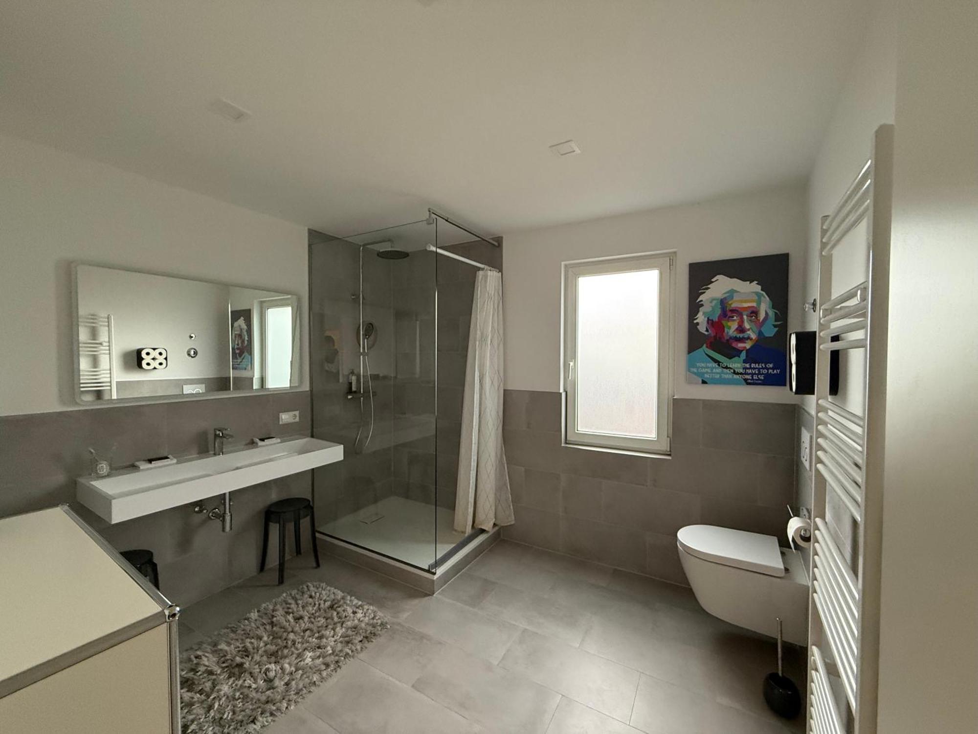 Stylisches Apartment Mit Grossem Tageslichbad Am Marktplatz Leonberg Luaran gambar