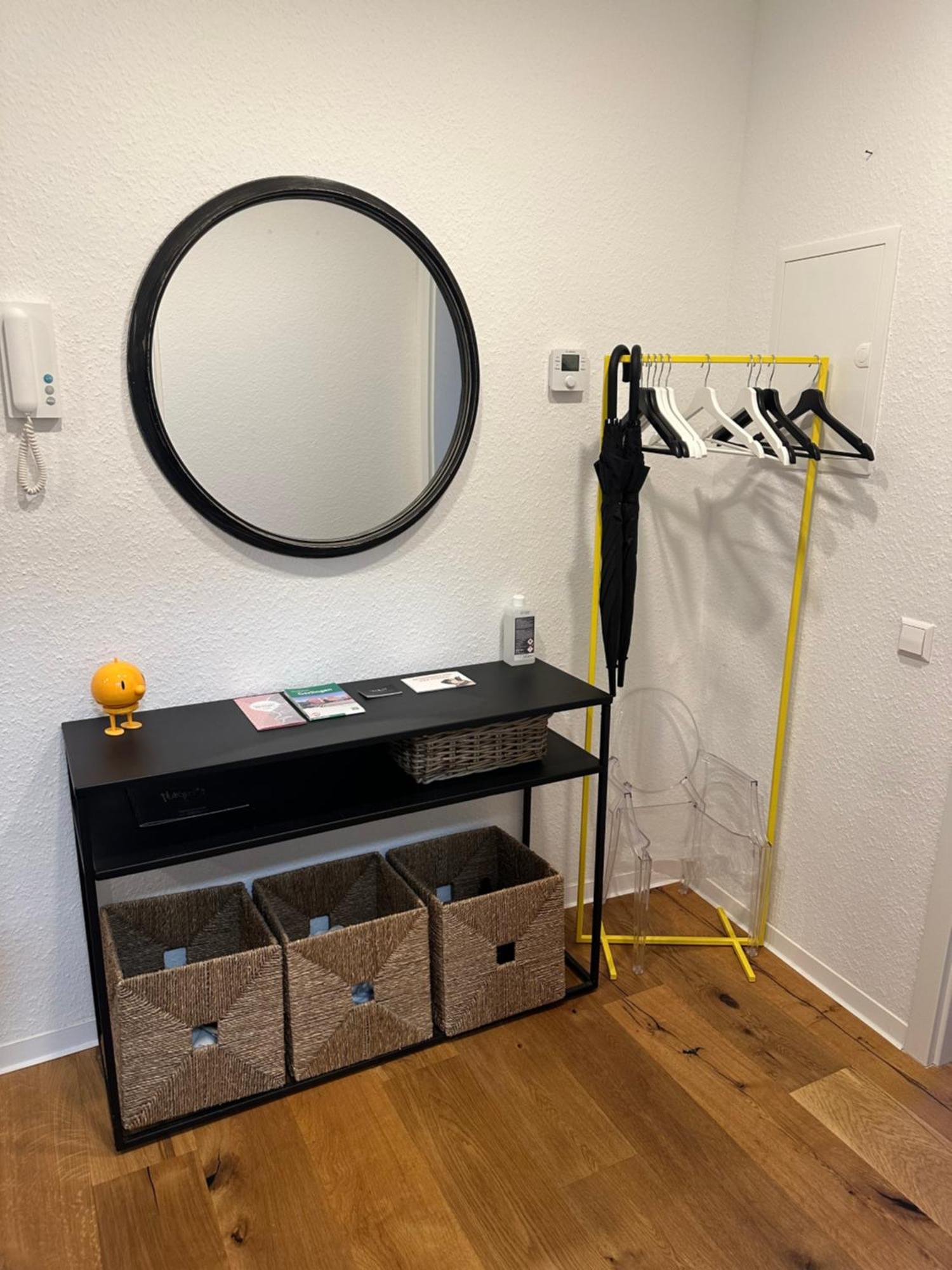 Stylisches Apartment Mit Grossem Tageslichbad Am Marktplatz Leonberg Luaran gambar