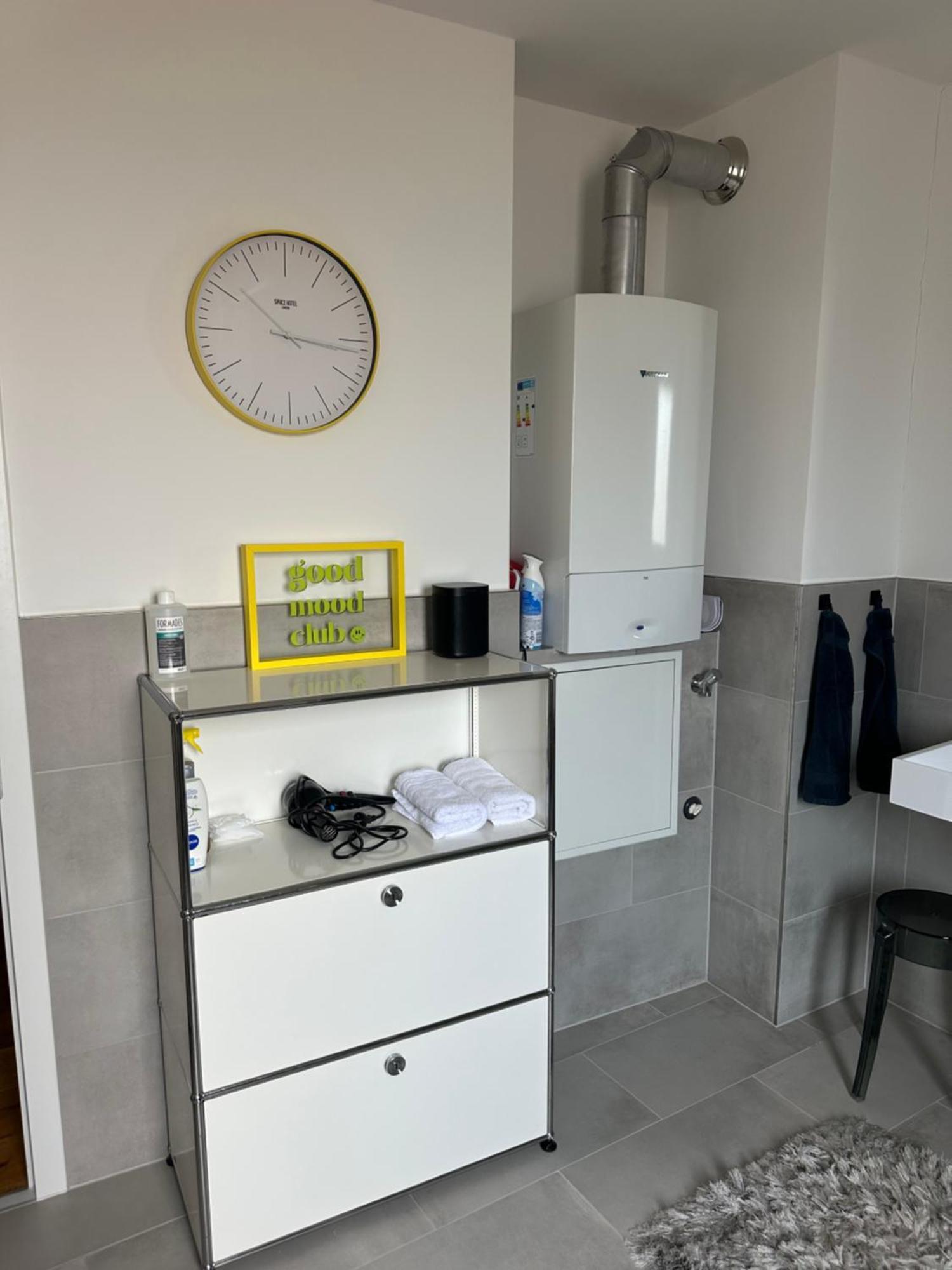 Stylisches Apartment Mit Grossem Tageslichbad Am Marktplatz Leonberg Luaran gambar